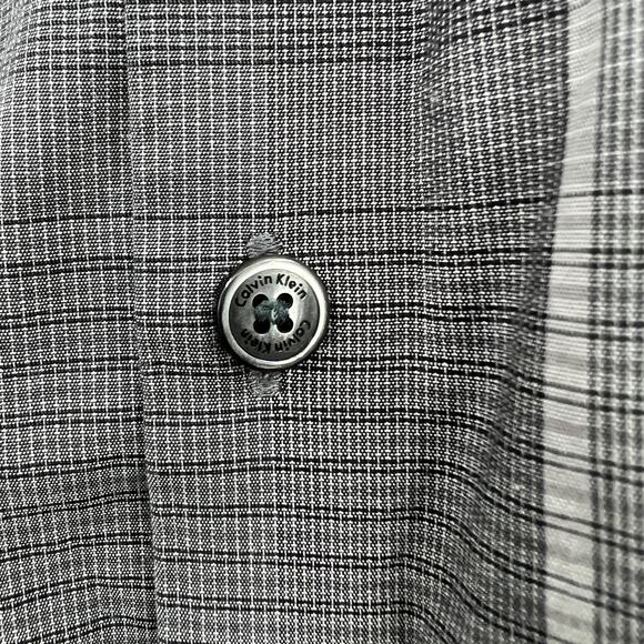 Calvin Klein SMALL (14-14.5) Mens Gray Plaid Non-Iron Fit Button Up Dress Shirt - Picture 6 of 10
